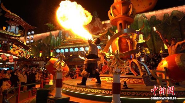 炒股配资交流 免签红利持续释放 韩国游客赴华“跨海迎新”